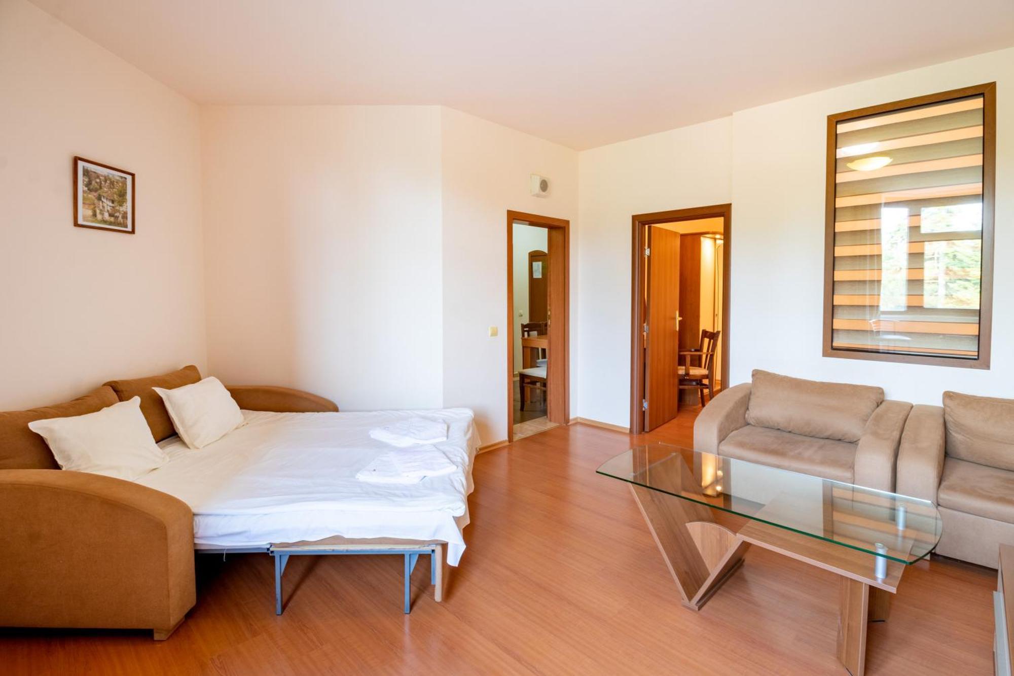 Charming One Bed Apartment 423 In Main Flora Building Borowez Exterior foto